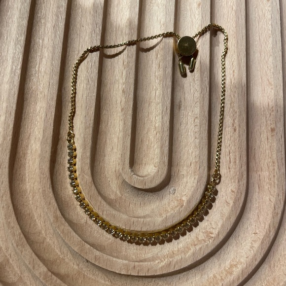 Gold dainty bracelet - Picture 3 of 3